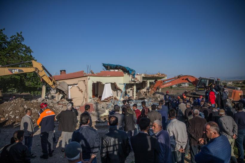 Cutremur puternic în Turcia. Cel puțin 39 de răniți și numeroase clădiri au fost avariate