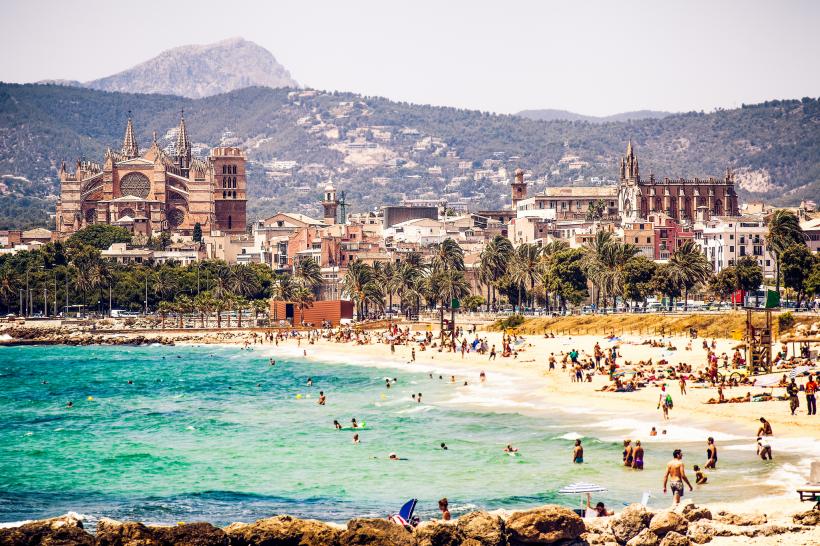 Staţiunea Palma introduce restricţii împotriva turismului masiv