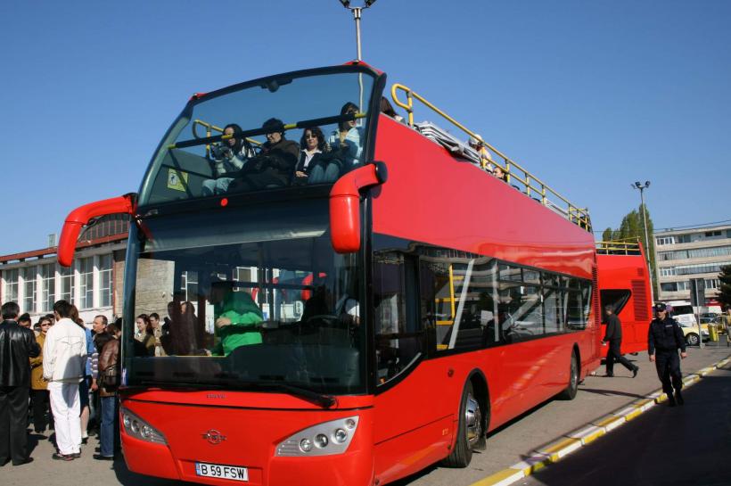 Compania de transport public a redeschis linia turistică estivală cu autobuze etajate din municipiul Constanţa 