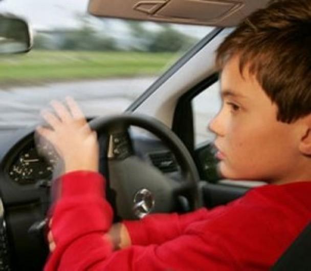 Incredibil! Un copil de 14 ani din Covasna a fost prins în trafic la volanul unui autoturism