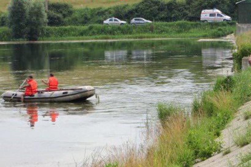 Cadavrul unei persoane a fost descoperit plutind pe un lac din județul Cluj