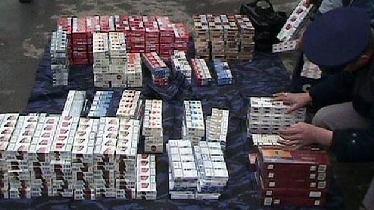 Două reţele de contrabandişti de ţigări, destructurate de poliţiştii giurgiuveni