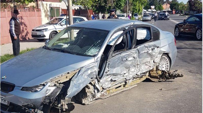 Patru maşini implicate într-un accident în Târgovişte; trei persoane rănite