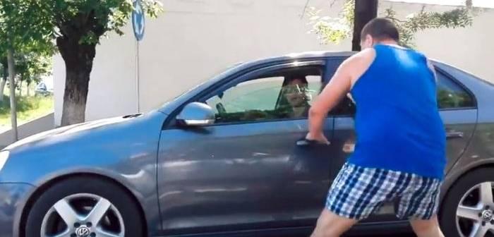 VIDEO - Reacție violentă a unui taximetrist din Timișoara