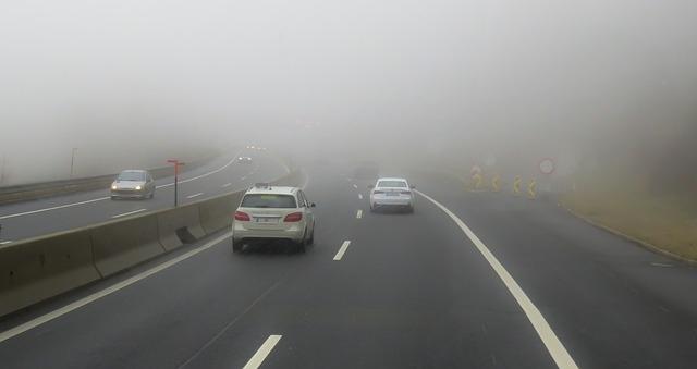 Infotrafic: Circulaţie îngreunată din cauza ceţii pe Autostrada A2