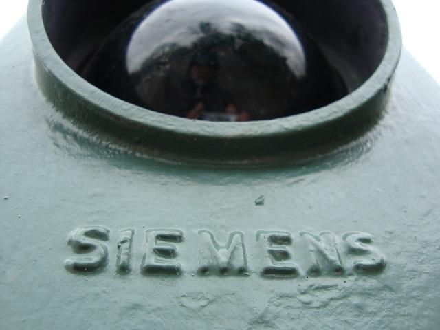 Siemens obligă mii de muncitori să plece in vacanţă