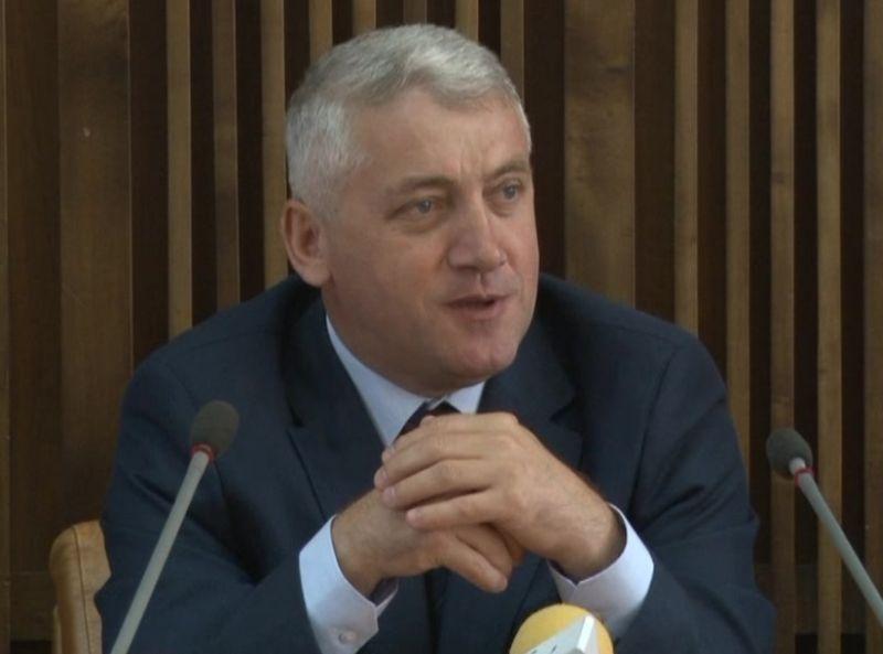 Adrian Ţuţuianu (PSD): Preşedintele Iohannis se află, în ultima perioadă, într-o evidentă campanie electorală 