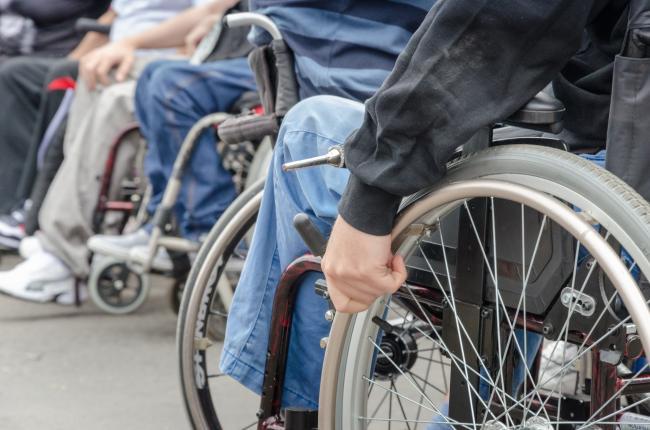 Microsoft va derula un program în valoare de 25 milioane de dolari pentru persoanele cu dizabilităţi