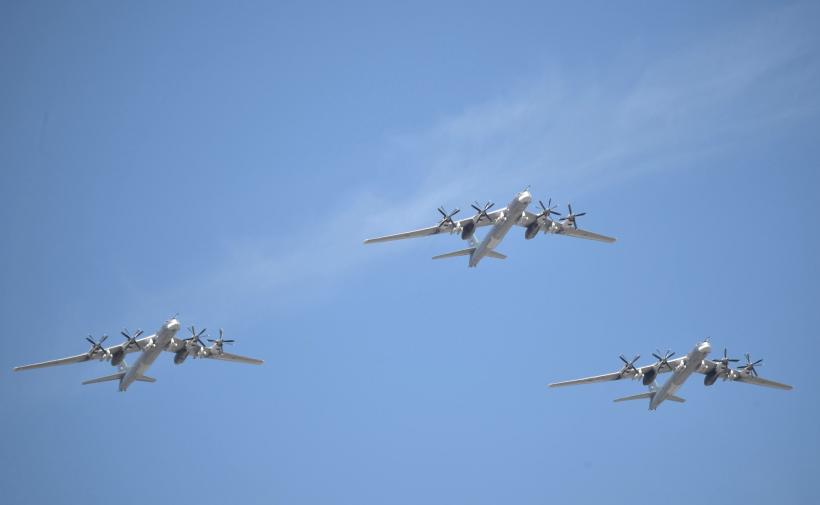 GALERIE FOTO - Vladimir Putin la parada din Piaţa Roşie: Rusia, deschisă dialogului privind problemele de securitate în lume 18615813