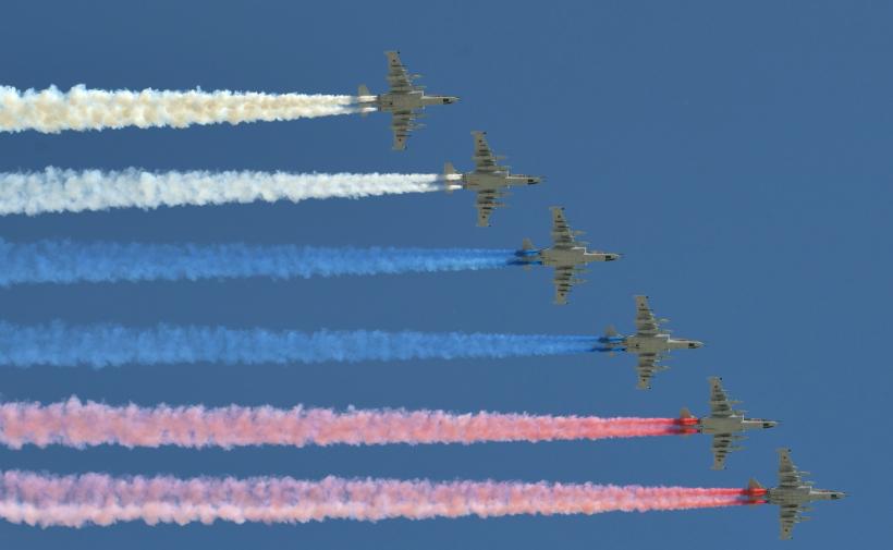 GALERIE FOTO - Vladimir Putin la parada din Piaţa Roşie: Rusia, deschisă dialogului privind problemele de securitate în lume 18615830