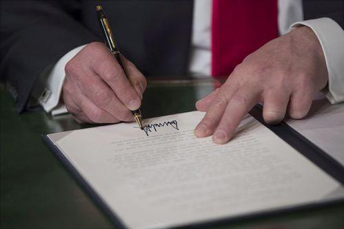 Ce spune semnătura lui Donald Trump despre personalitatea sa 