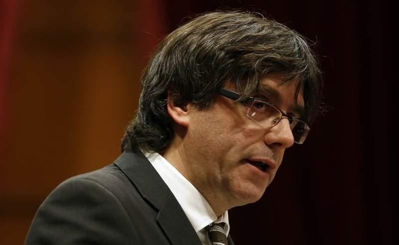 Catalonia: Puigdemont renunţă la şefia guvernului regional