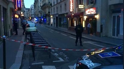 Atac cu cuțit la Paris. Atacatorul era cunoscut serviciilor de informații