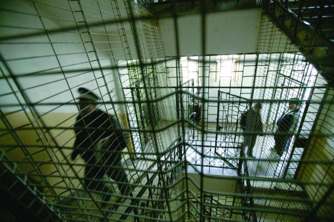 Sindicatul Penitenciarului de Maximă Siguranţă Iaşi: Folosim ilegal deţinuţi pentru paza penitenciarului