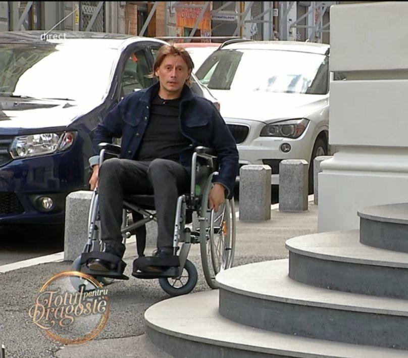 Actorul Marius Manole, în scaun cu rotile prin București:  ”Ești în permanență cu senzația unui pericol iminent”