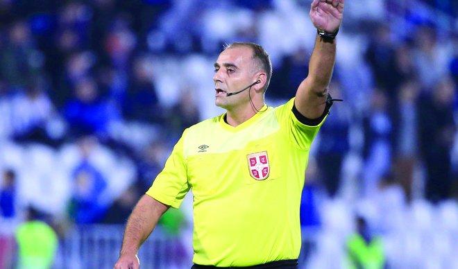 Un arbitru de fotbal din Serbia a fost reţinut de poliţie pentru aranjarea unui meci
