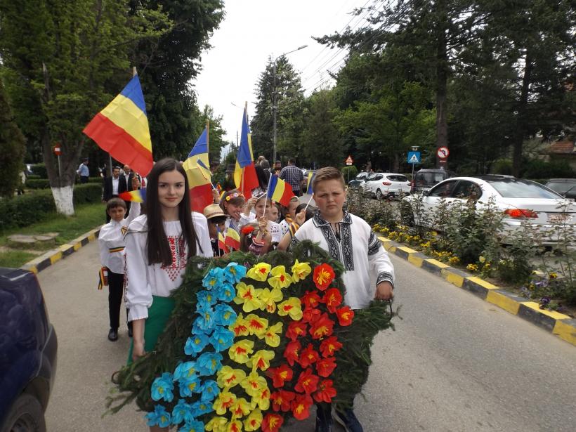 Peste 50 de persoane au participat la un marş pentru cinstirea eroilor neamului românesc
