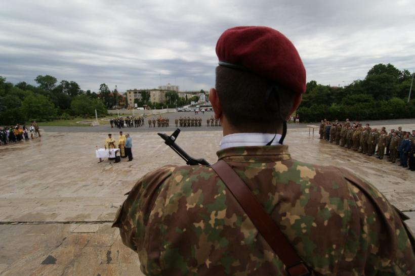 GALERIE FOTO - Ziua Eroilor, la Academia Militara 18616900