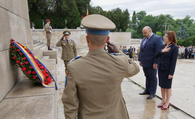 GALERIE FOTO - Ziua Eroilor, la Academia Militara 18616902
