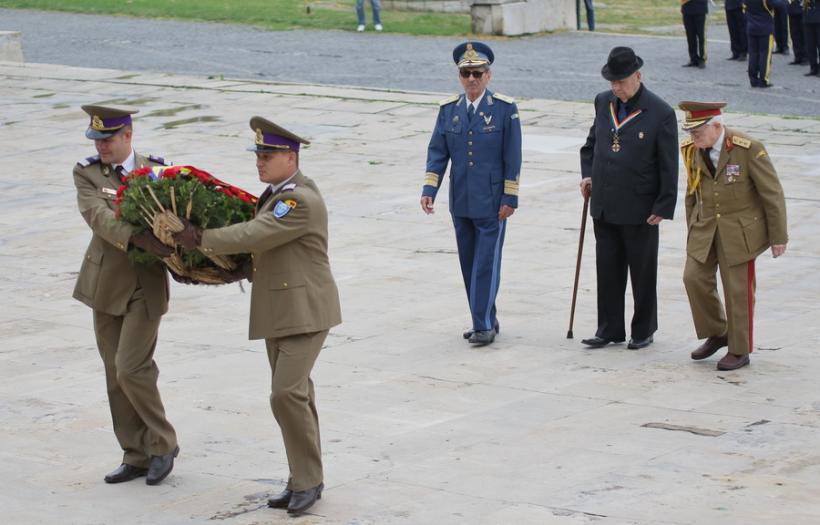 GALERIE FOTO - Ziua Eroilor, la Academia Militara 18616903