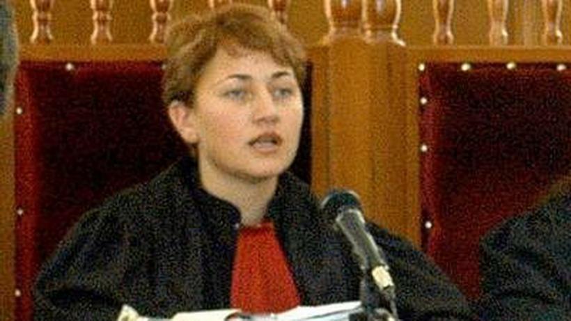 Procurorii DNA cer arestarea preventivă a judecătoare Elena Burlan-Pușcaș, pentru luare de mită 