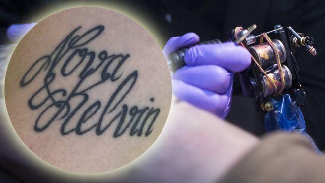 O femeie şi-a redenumit fiul, după o greşeală făcută de un artist tatuator 