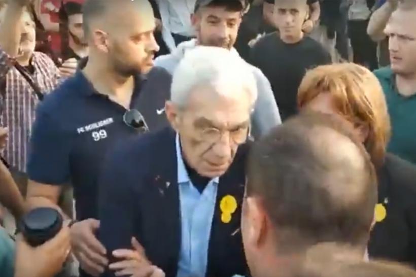 VIDEO - Primarul Salonicului, la un pas de a fi linșat de cetățenii orașului