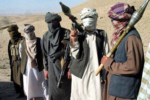 Cel puţin 12 membri ai forţelor afgane, ucişi în atacuri ale talibanilor în estul ţării