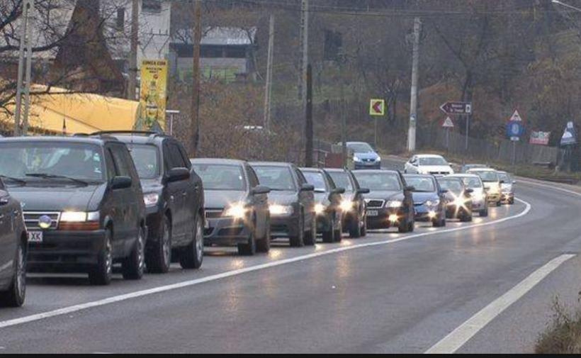 Trafic intens în Prahova! Coloană de maşini de 6 km pe DN 1, la Comarnic 