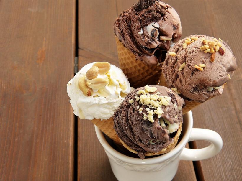 Înghețată cu aromă de cafea, dulce dar fără zahăr, sănătoasă și dietetică. Rețetă