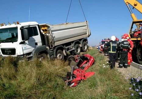 Tragedie în Botoşani! Un bărbat a murit după ce a intrat cu maşina sub un camion