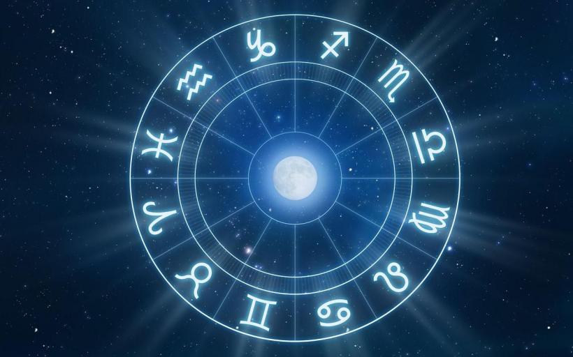 Horoscop zilnic 1 iunie 2018: Săgetătorii trebuie să se implice mai mult in relaţia de cuplu