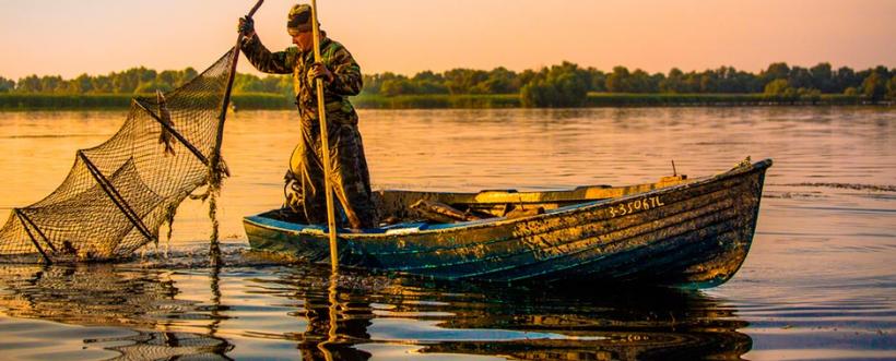 Pescuitul sportiv şi cel comercial s-au reluat în Delta Dunării