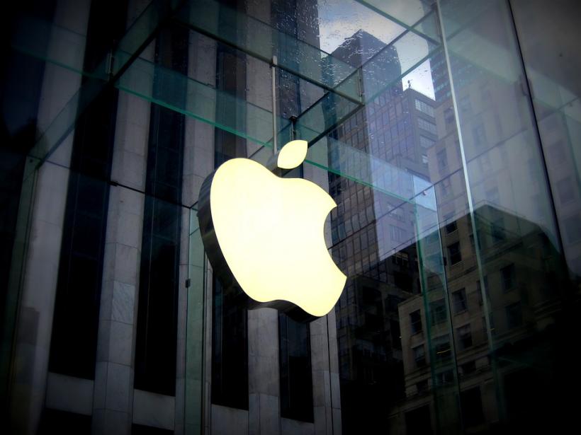 Apple, comenzi mai mici pentru componentele noile telefoane