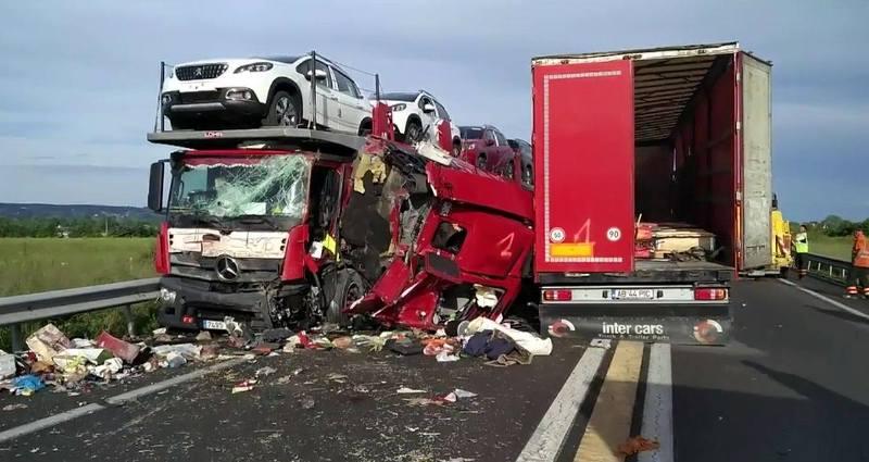 Încă un șofer de TIR moare pe autostăzile europene
