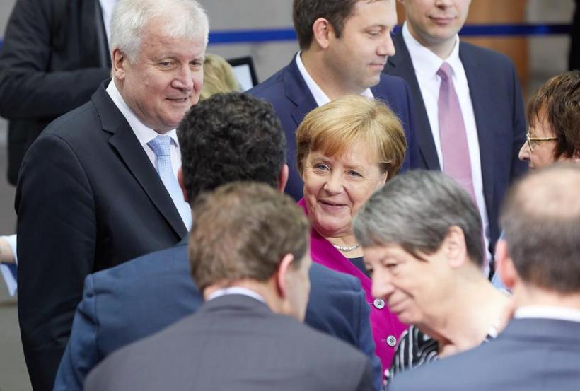 Angela Merkel promite măsuri faţă de tarifele americane