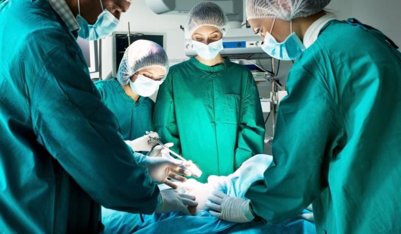 A fost realizată prima operaţie intervenţională la inimă cu hologramă din România 