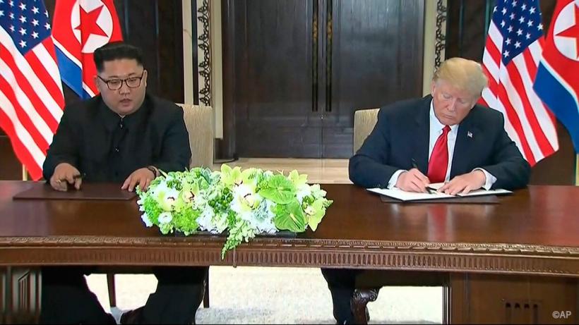 GALERIE FOTO + VIDEO - Intâlnirea istorică dintre Donald Trump și Kim Jong Un. Declarația comună a celor doi lideri 18619808