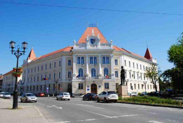 Sesizarea luju.ro împotriva familiei Iohannis, declinată către Parchetul General