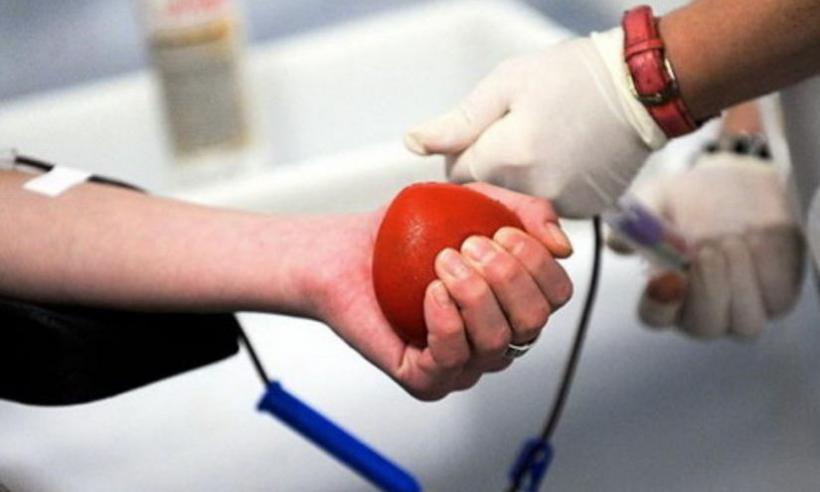 Ministerul Sănătăţii face apel către populaţie să meargă la centrele de transfuzii să doneze voluntar sânge 