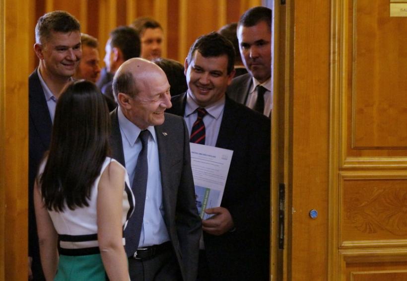 Traian Băsescu se retrage de la șefia PMP