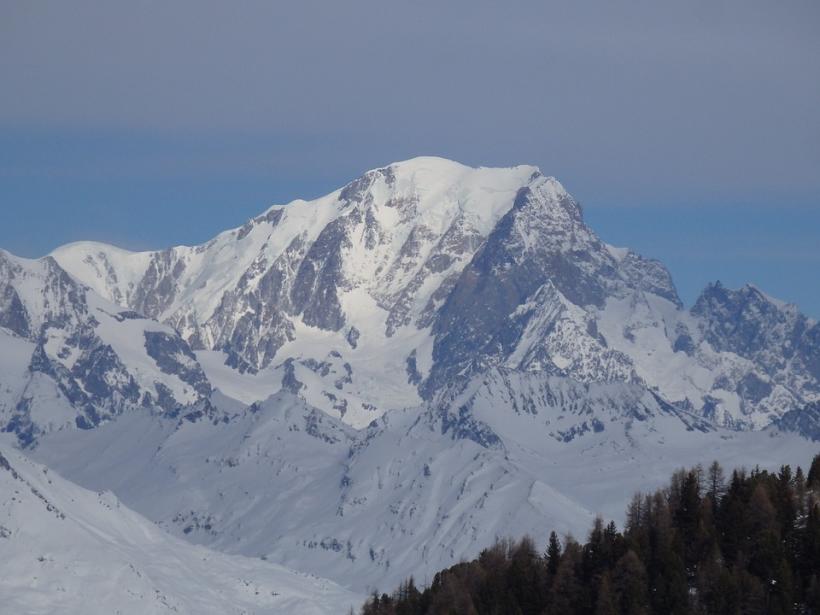 Un alpinist israelian a murit în Alpii Elveţieni după ce a alunecat pe gheaţă
