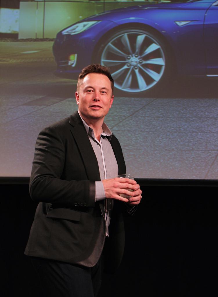 Elon Musk acuză un angajat Tesla de sabotaj