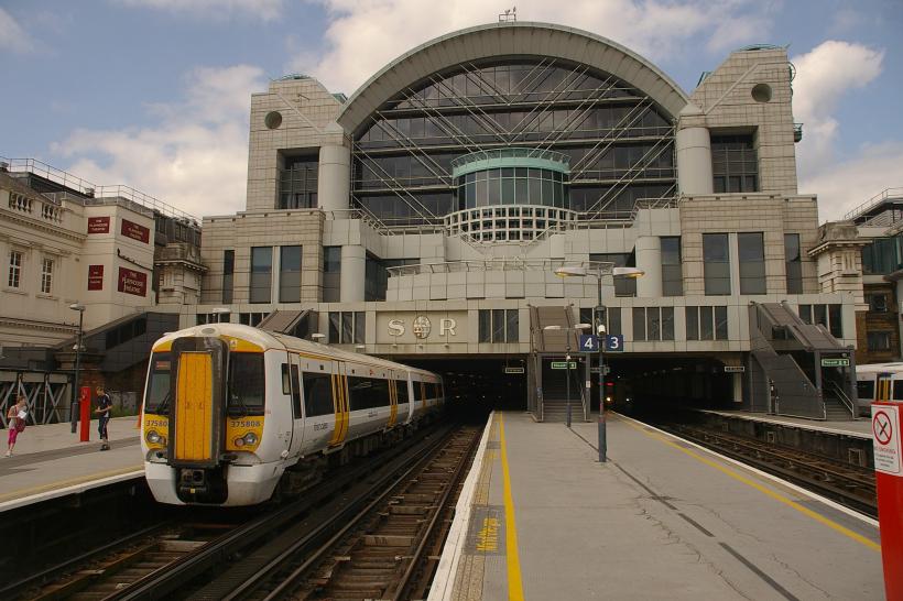 Poliția britanică a arestat în gara din Londra un bărbat care pretindea că avea o bombă