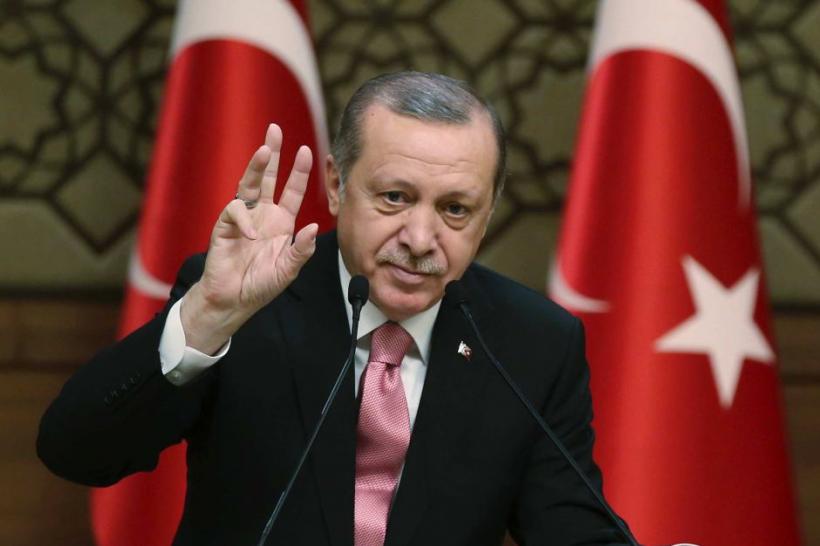 ALEGERI ÎN TURCIA: Erdogan a votat la Istanbul şi a prezis o &quot;revoluţie democratică&quot; în ţara sa 