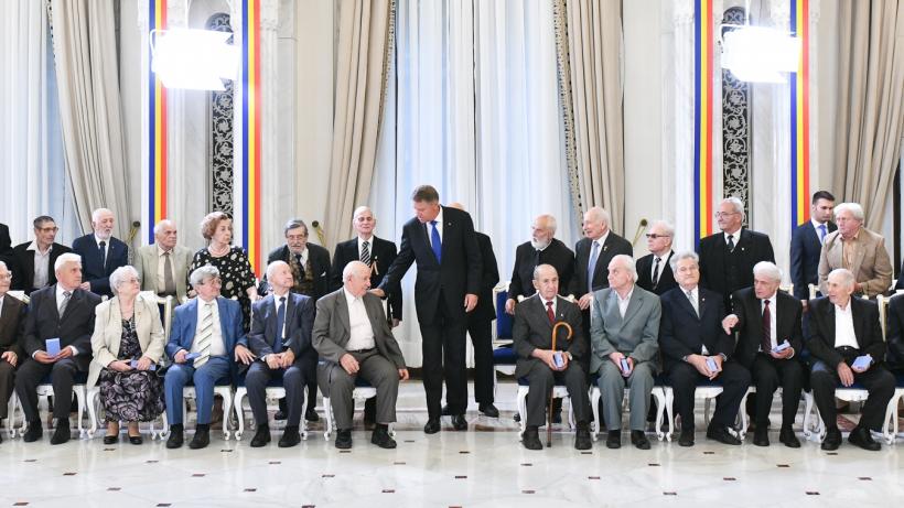 Iohannis le cere autorităţilor să înceapă pregătirea manifestărilor pentru marcarea a 30 de ani de la căderea regimului comunist