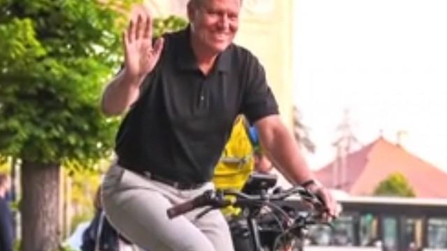 Preşedintele Iohannis: Administraţiile ar face bine să acorde un pic mai multă atenţie bicicliştilor