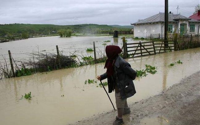 INHGA: Cod portocaliu de inundaţii în opt bazine hidrografice şi pe râurile din Dobrogea, până joi după-amiază
