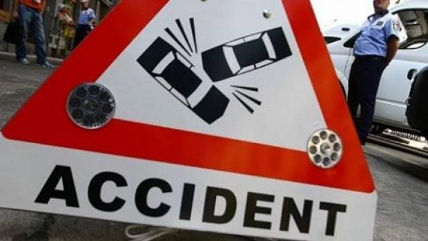 Cinci persoane rănite într-un accident pe DN 1, în zona Perşani