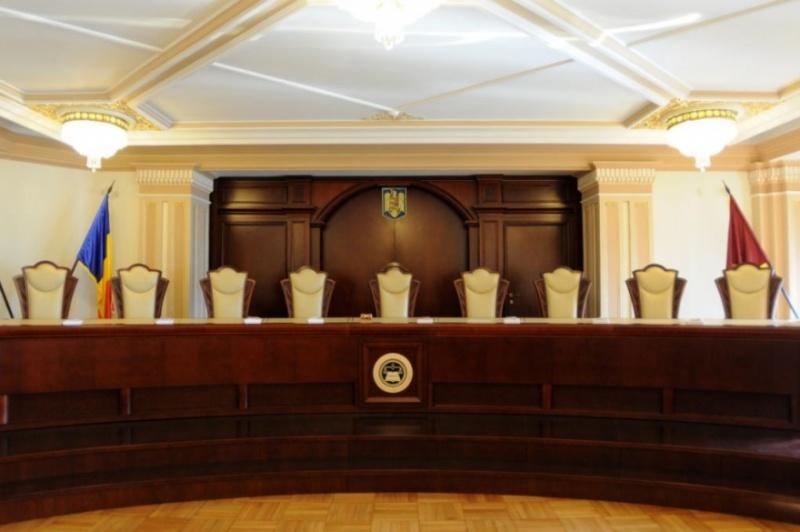 PNL şi USR sesizează Curtea Constituţională în privinţa Legii 317/2004